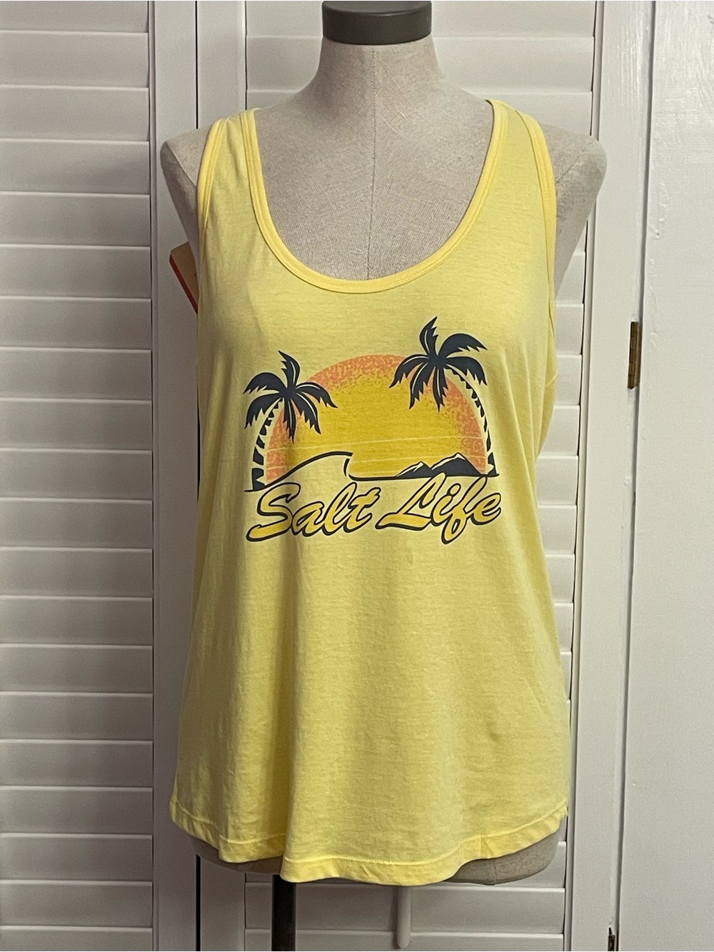 Salt Life Women’s Yellow Palm Sunset Graphic Razorback Tank
